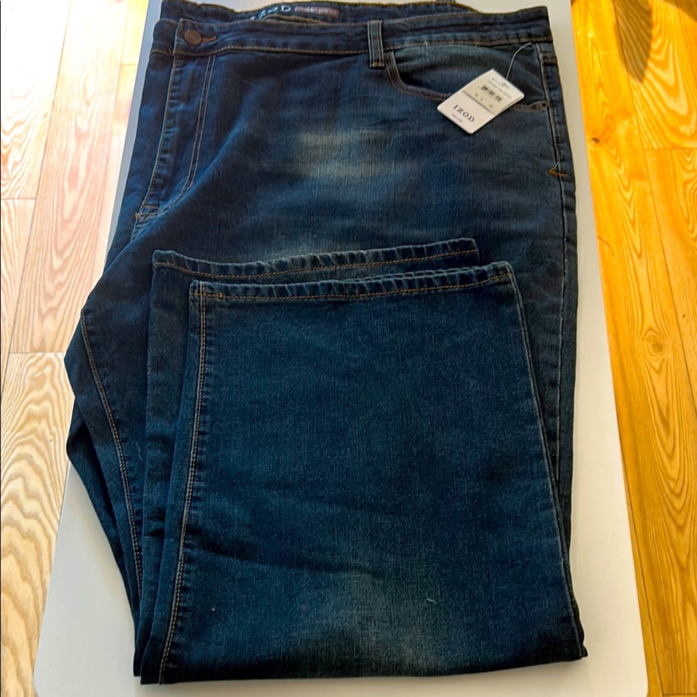 NEVER WORN- IZOD Relaxed Fit Blue Jeans